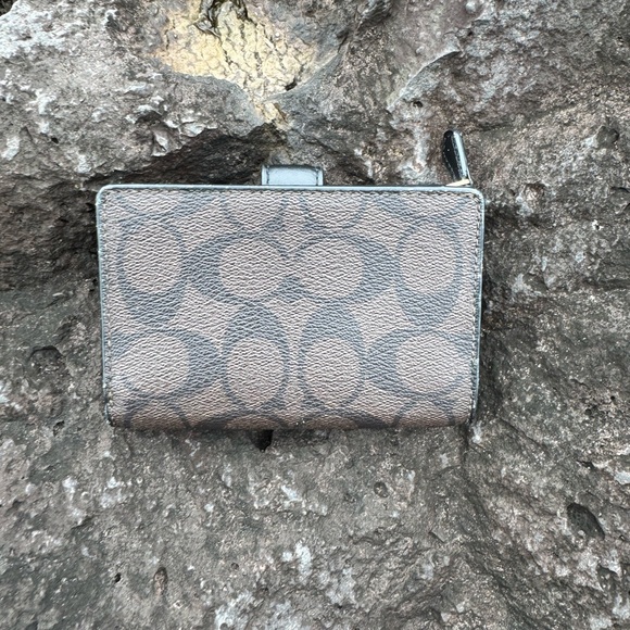 Coach Signature Canvas Medium Wallet Brown Black Trim Gold Hardware - Picture 3 of 10